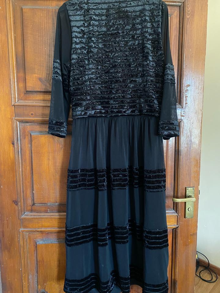 Черное платье