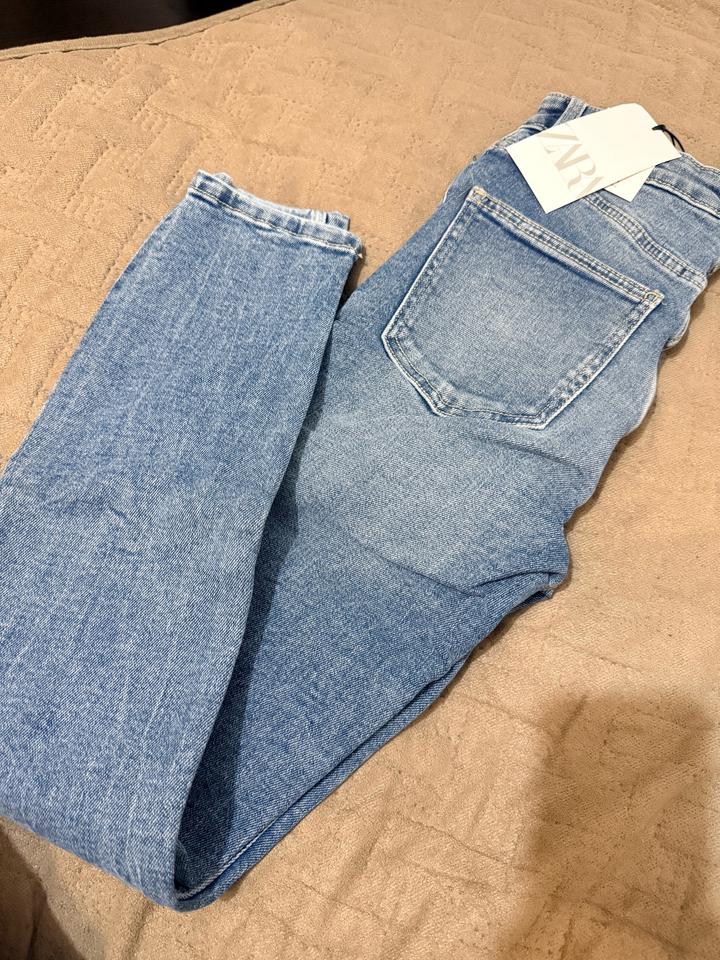 Джинсы ZARA