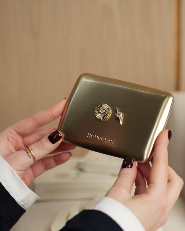 Hourglass Ambient Lighting Edit: Charm Palette