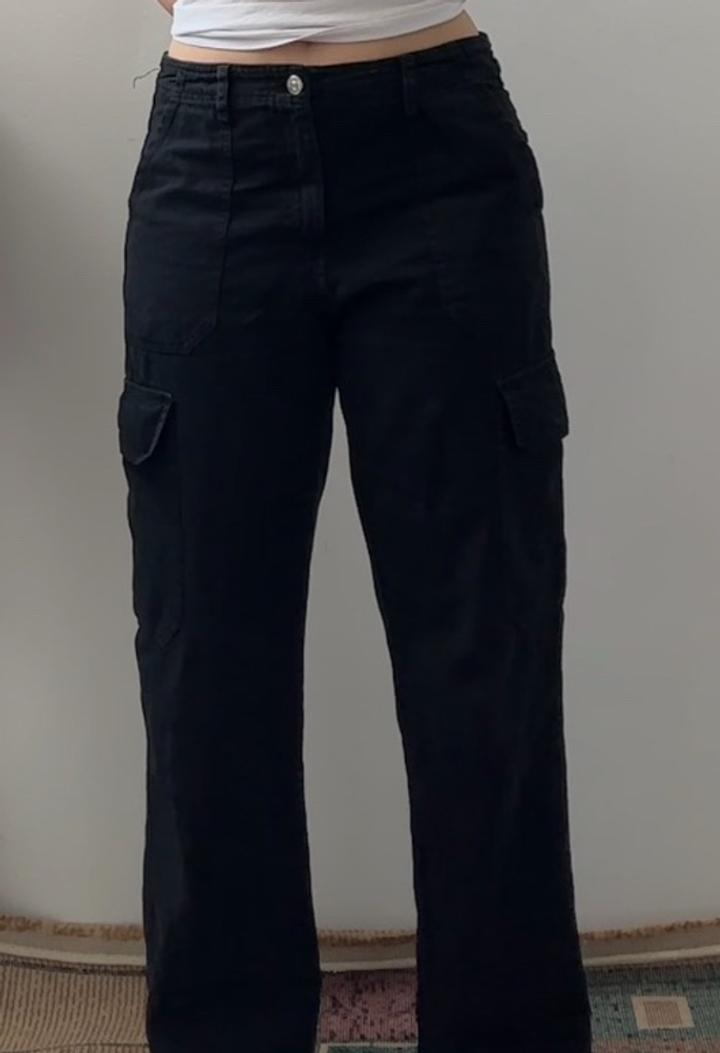 черные джинсы zara