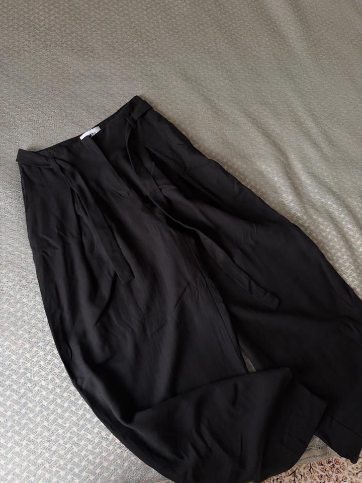 Черные широкие брюки