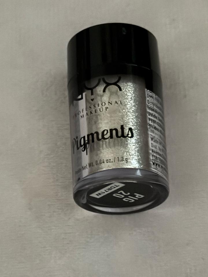 Пигмент NYX Professional Makeup Pigments в оттенке №20 Vegas, Baby!
