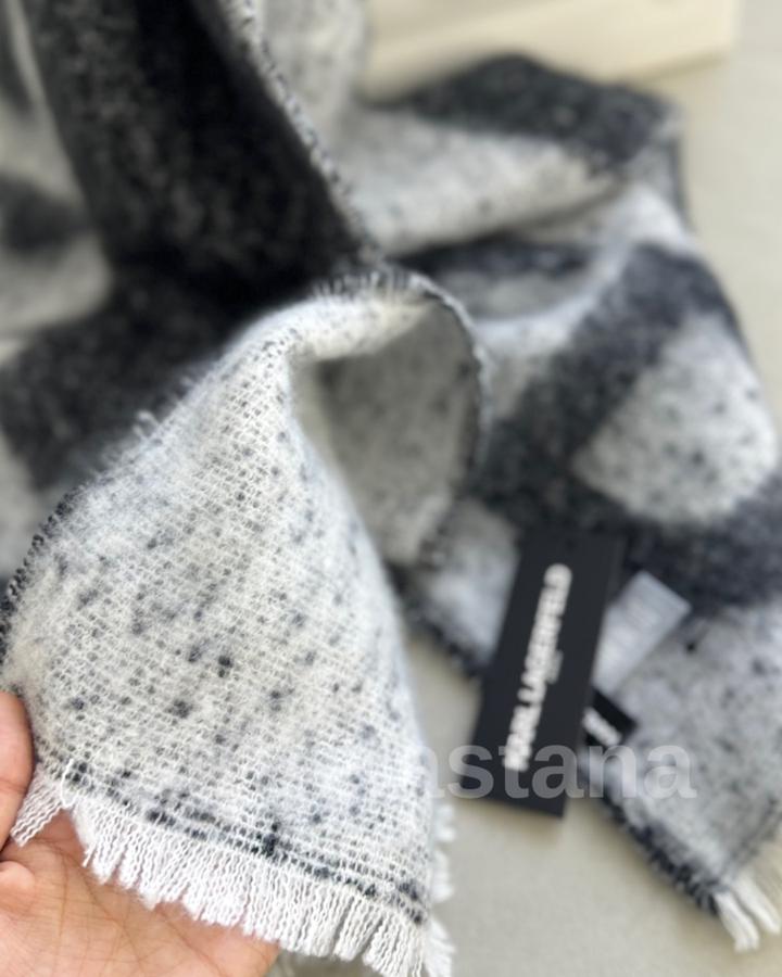 Новый шарф Karl LAGERFELD