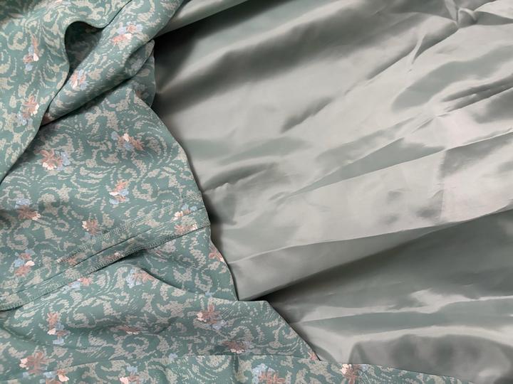 Платье с кружевным воротником