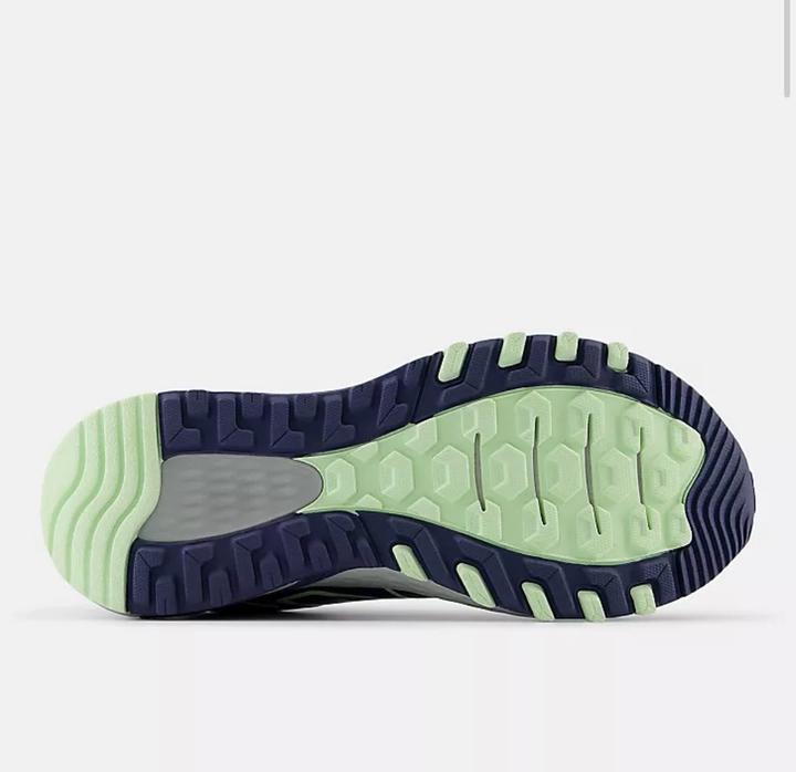Синние кроссовки New Balance 410 v8