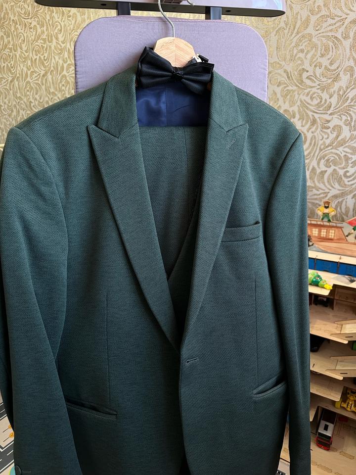 Костюм тройка