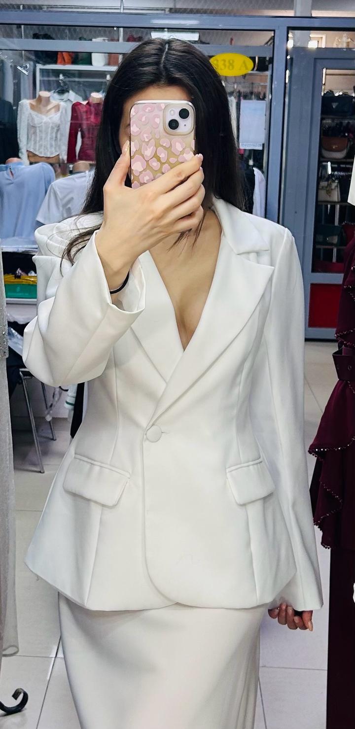 Пиджак белого цвета
