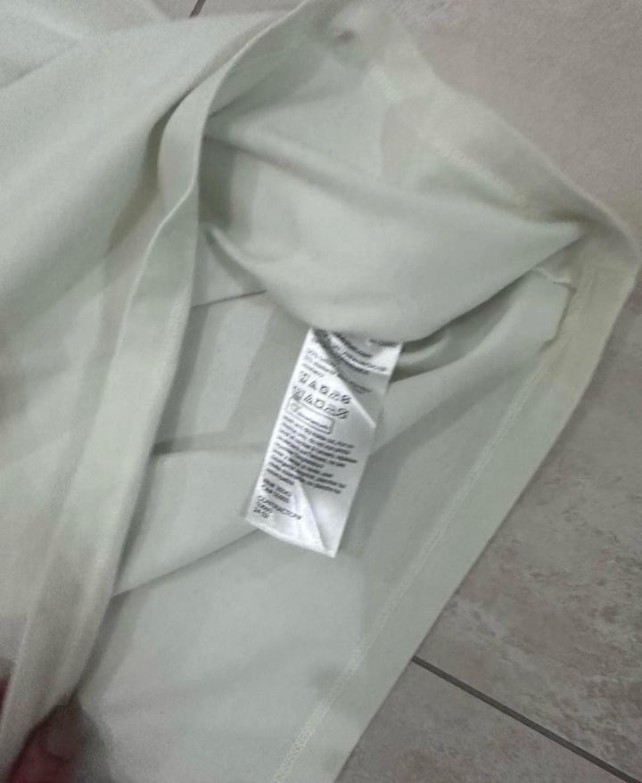 Продам футболку Calvin Klein