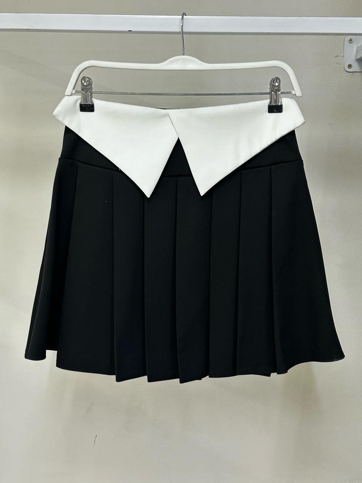 Юбка плиссированная чёрная со съёмным воротником