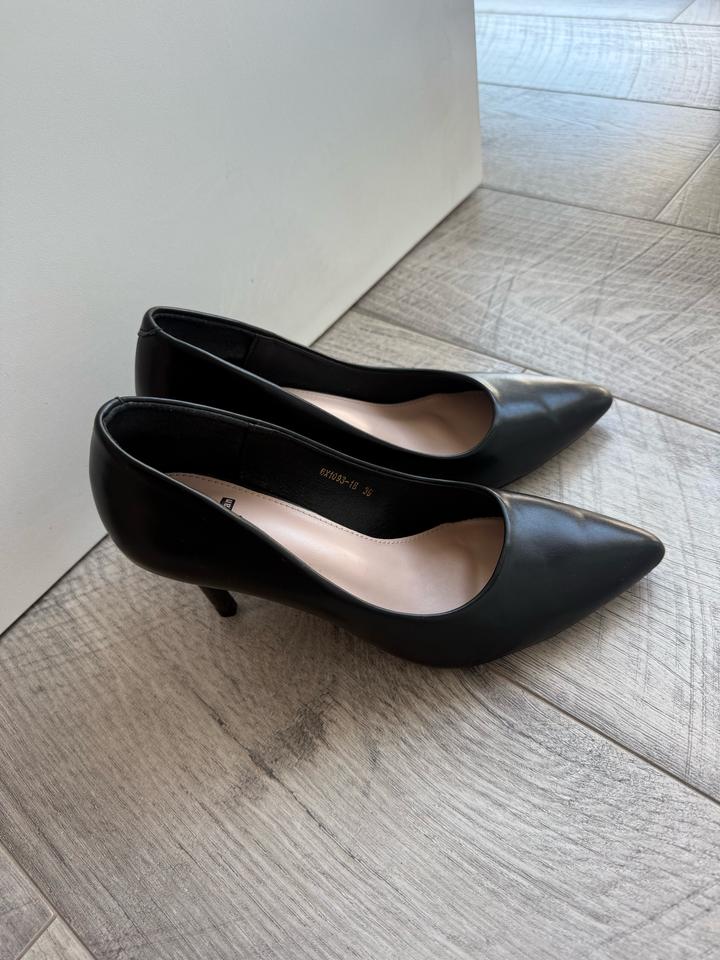 Черные туфли-лодочки