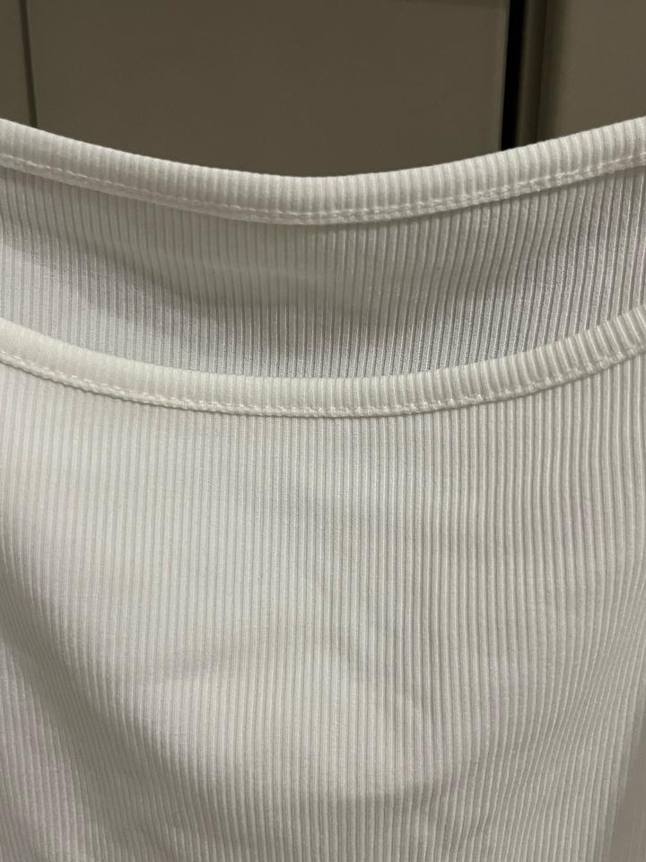 Белая майка