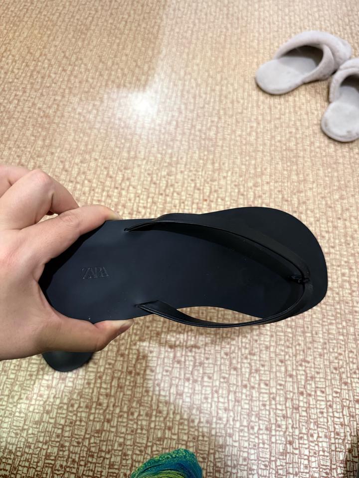 Кожаные вьетнамки ZARA, раз.40-41.