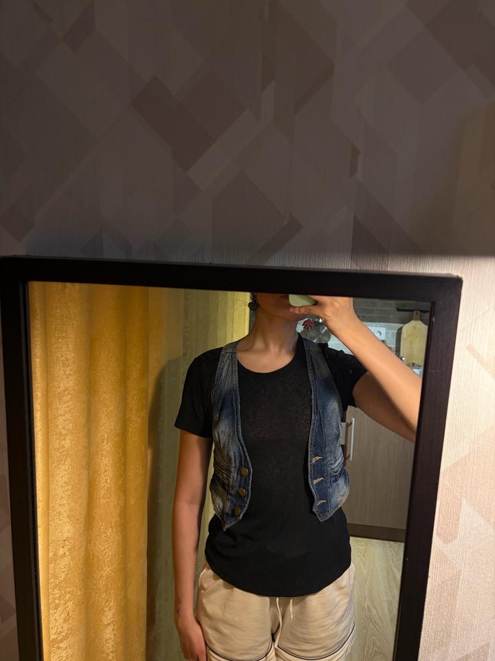 Винтажная джинсовая жилетка