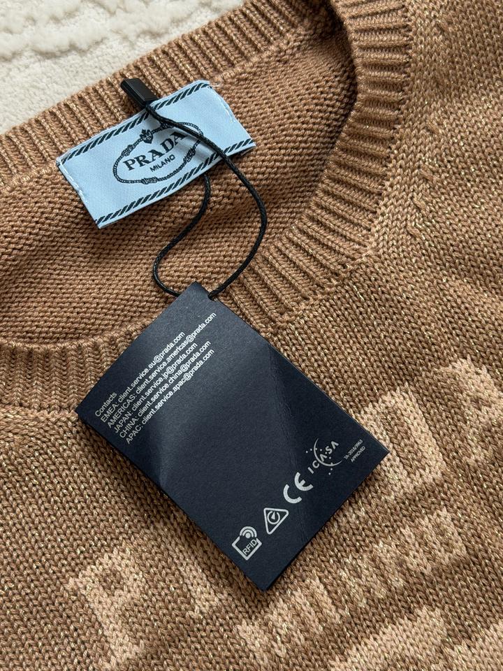 Свитер Prada