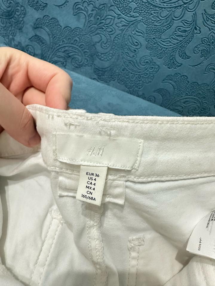 Белые джинсы H&M
