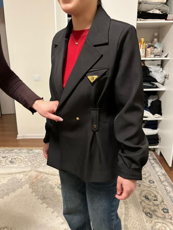 Черный пиджак