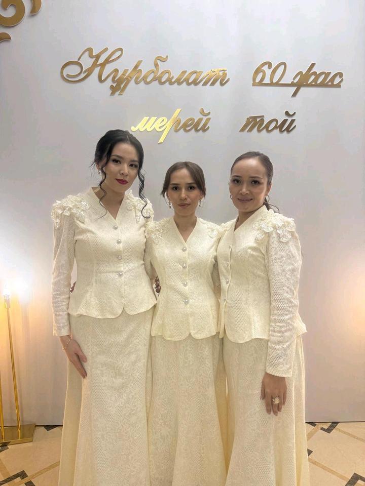 Продам платье двойку