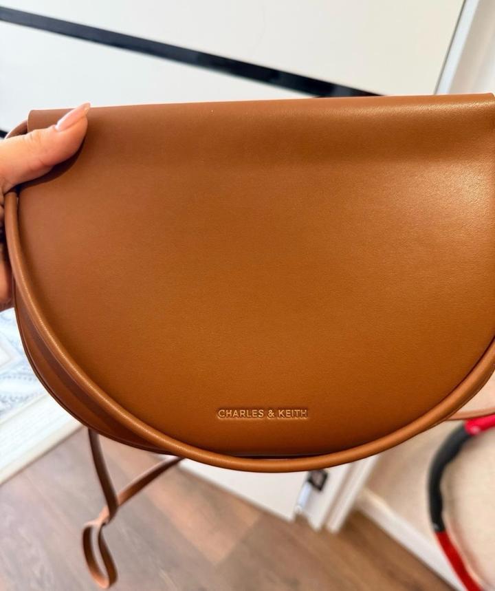 Сумка Charles & Keith