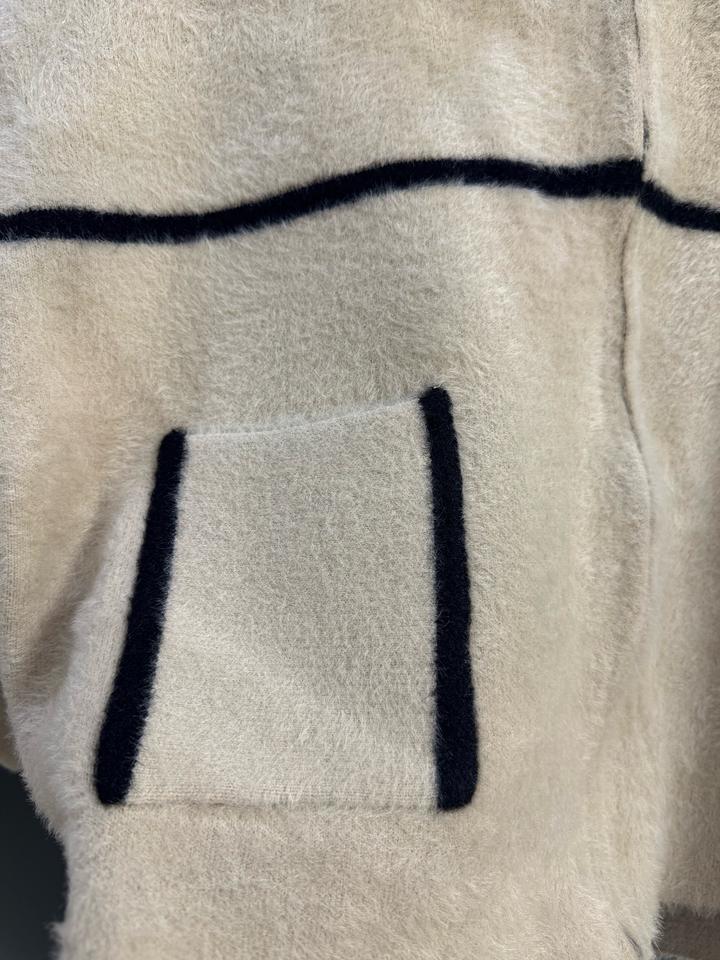 Свободный жакет из мягкого материала тедди