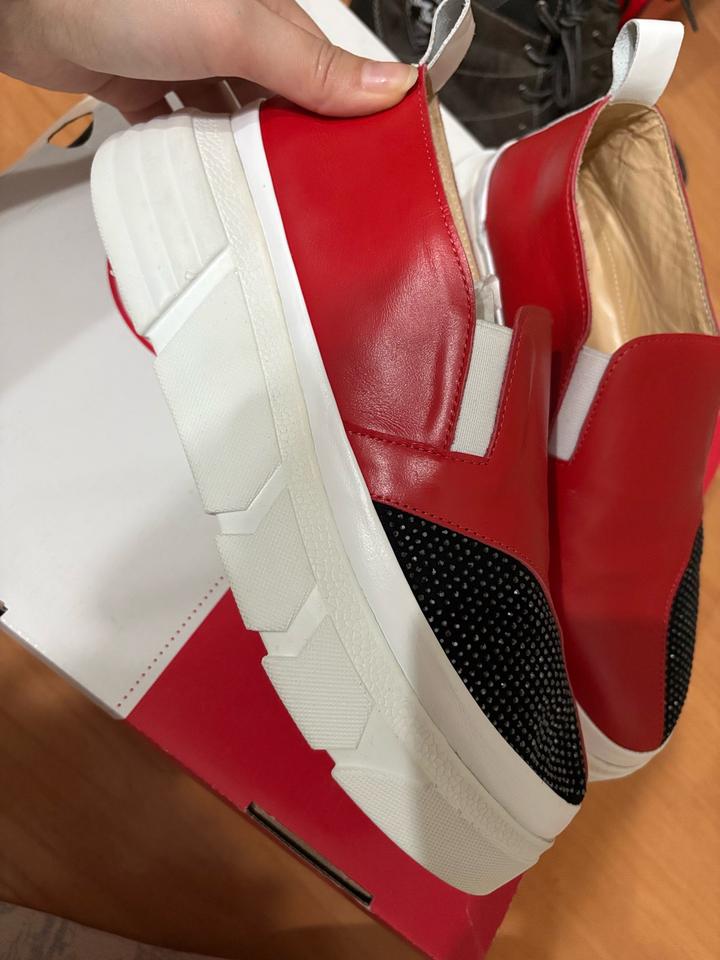 Красные кроссовки Bengzo Baldini