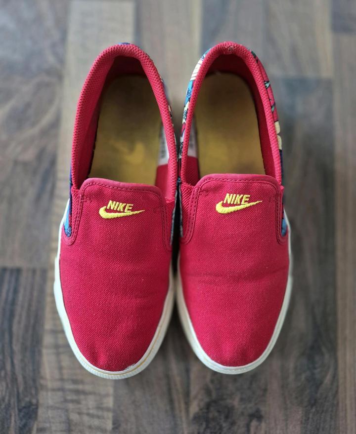 Слипоны Nike оригинал. Размер 37