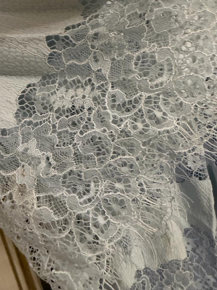 Кружевное голубое платье