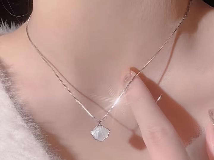 Цепочка с ракушкой