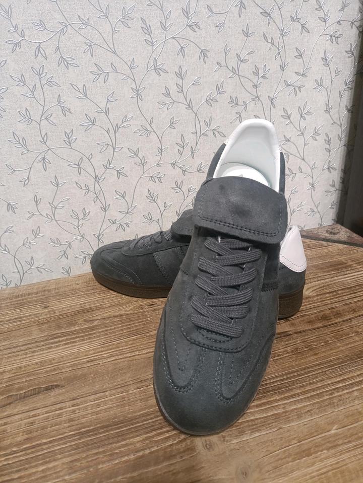 Кроссовки женские искусственная замша р 37-38