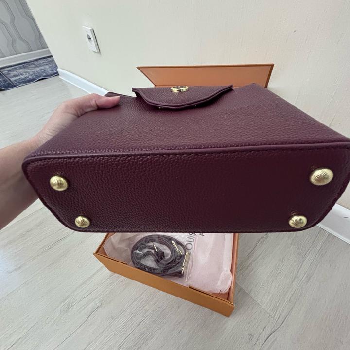 ✨ Louis Vuitton ✨Элегантная сумка Louis Vuitton в роскошном бордовом цвете.