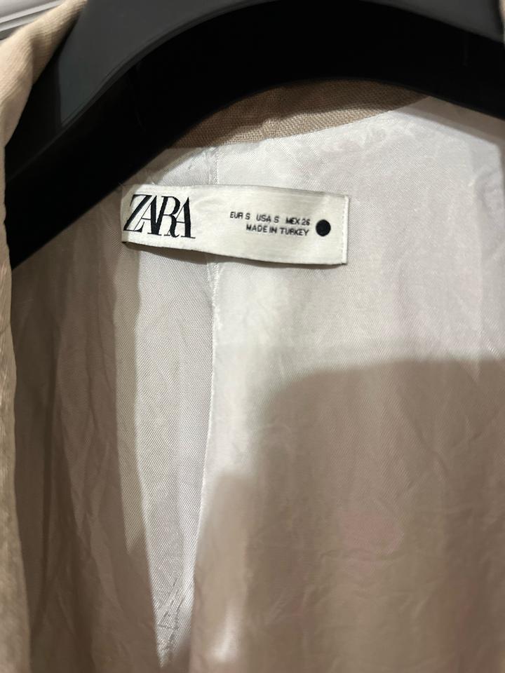 Стильный жакет Zara из льна