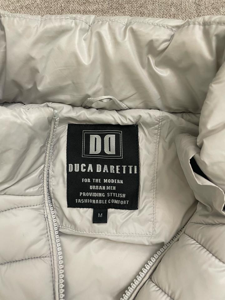 Безрукавка от бренда DUKA DARETTI