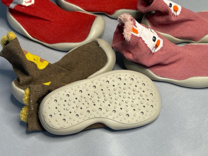 Детский обувь носочки Attipas