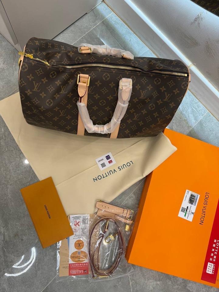 Дорожная сумка от LV