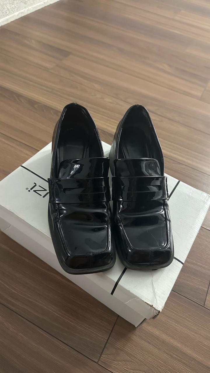 Стильные лоуферы от ZARA