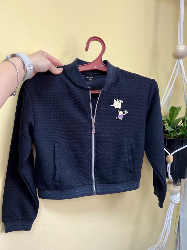 Кофта-бомбер на девочку