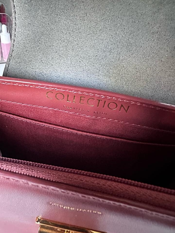 Кожаная сумка Charles & Keith Collection