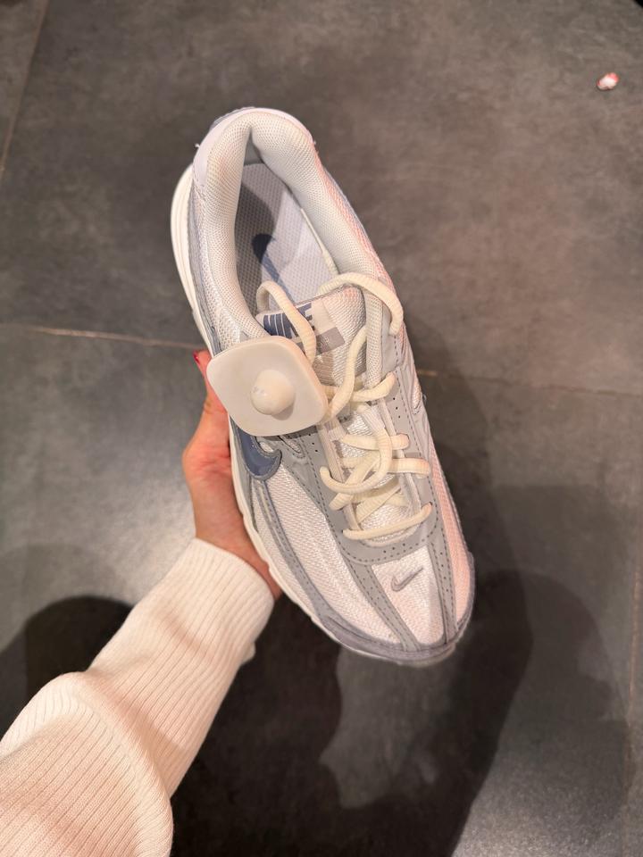 Кроссовки Nike