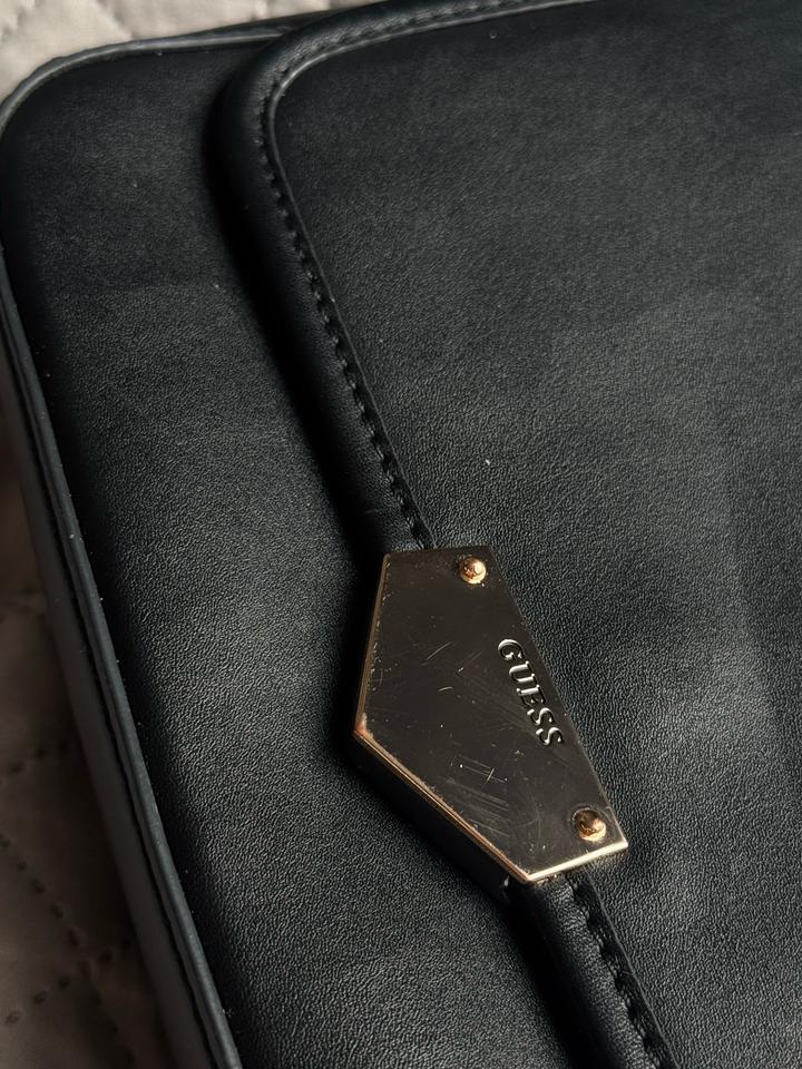 Сумка Guess