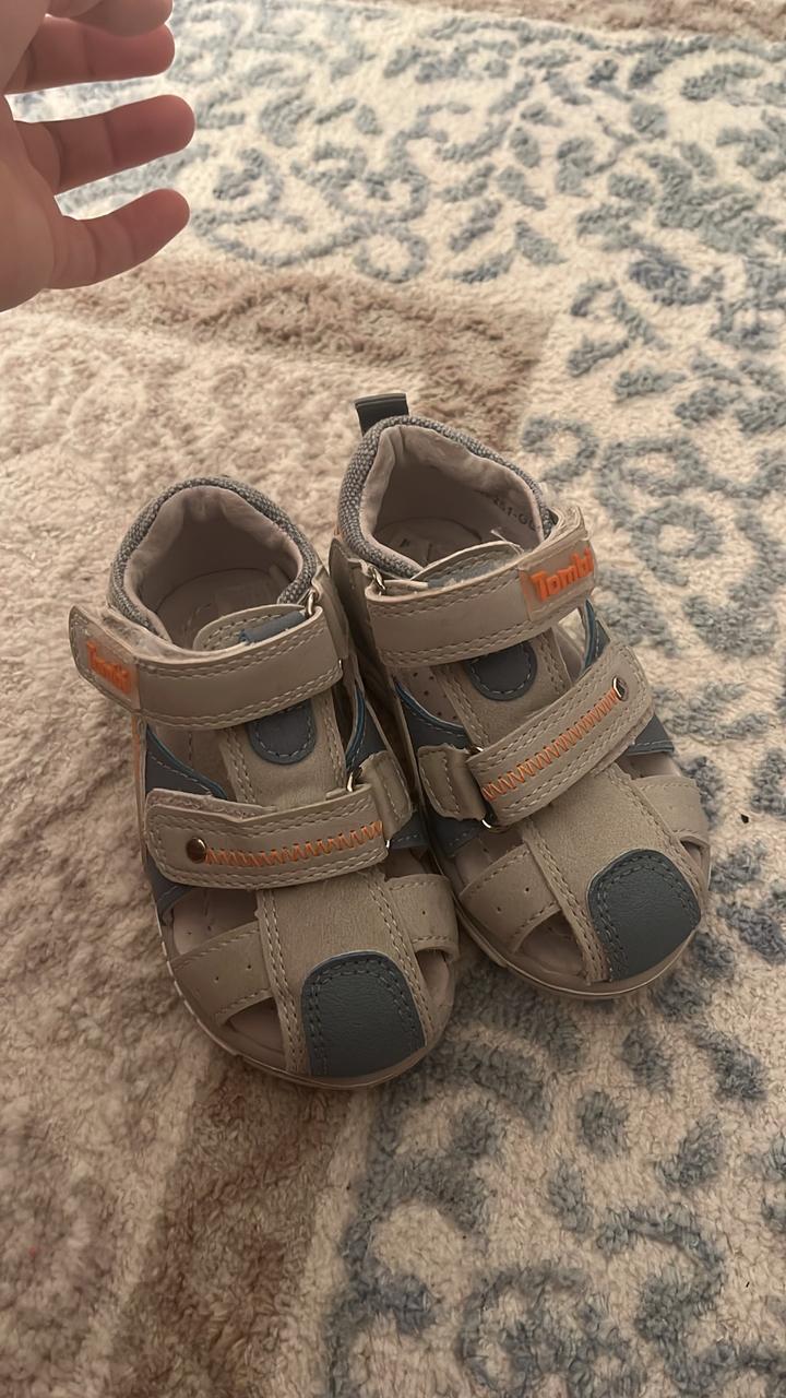 Сандали Tombi