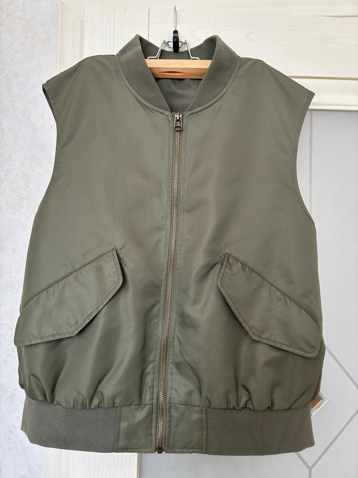 Жилетка GU (бренд Uniqlo)