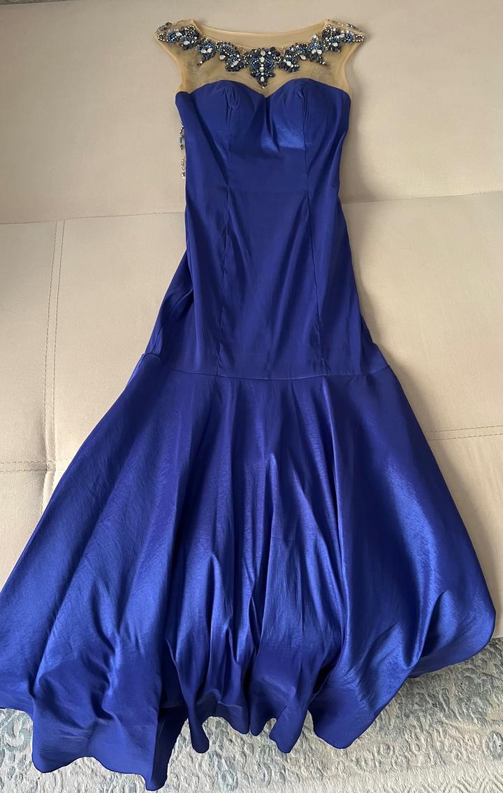 Вечернее платье