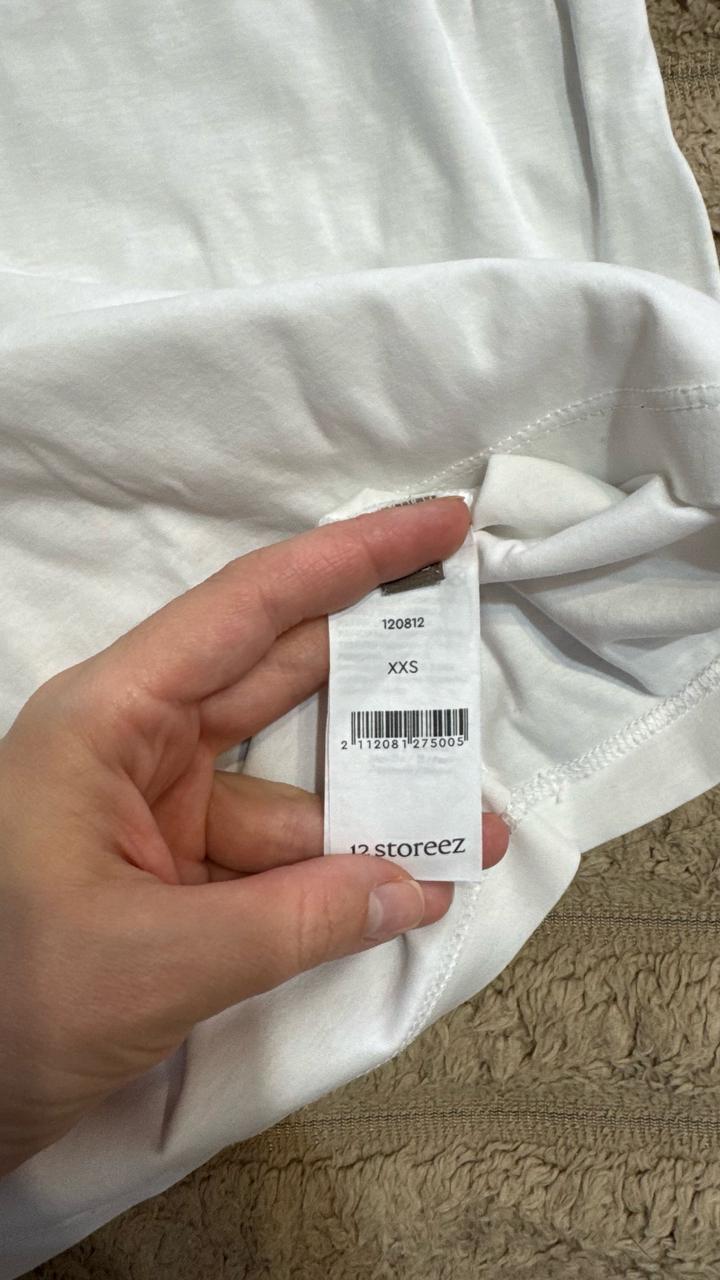 Белая футболка