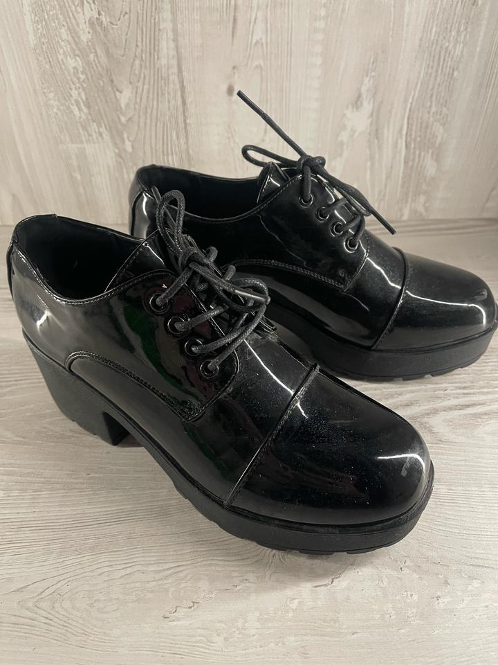 Черные лаковые туфли Cropp