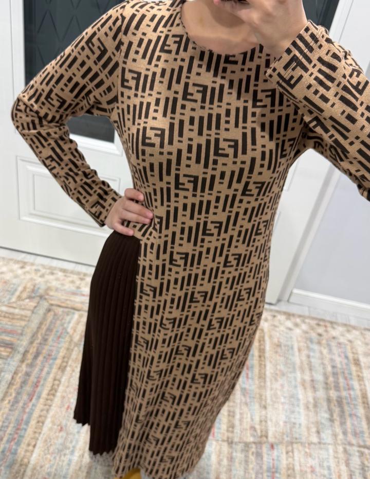 Платье трикотажное