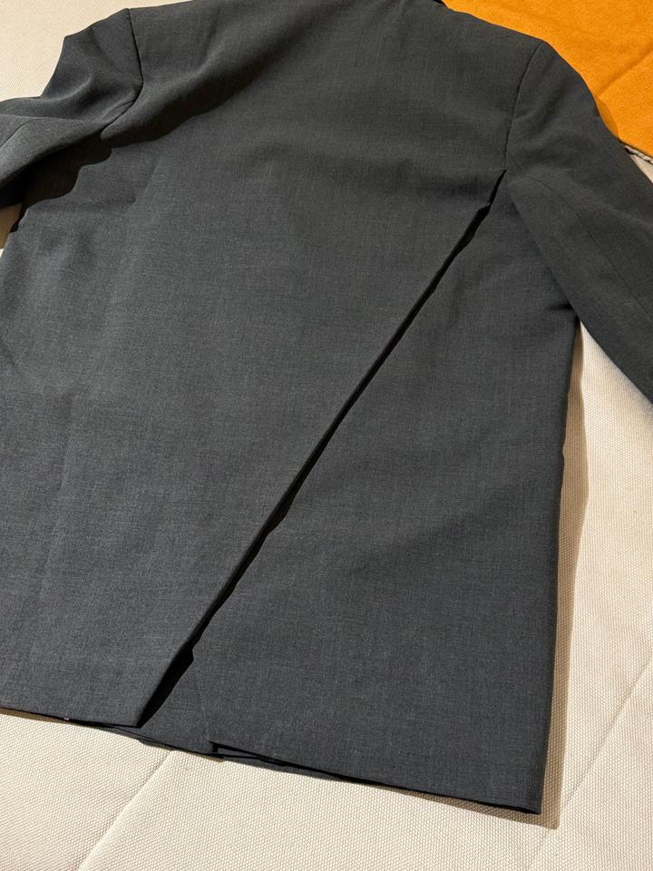 серый пиджак zara