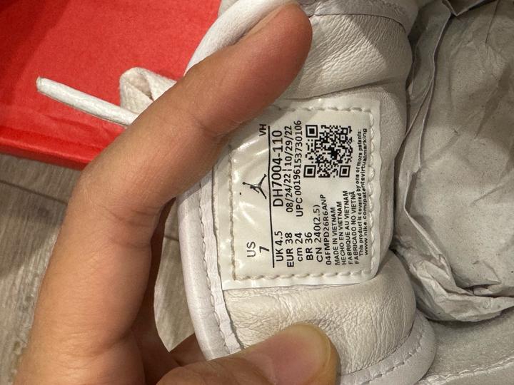 Кроссовки женские Найк