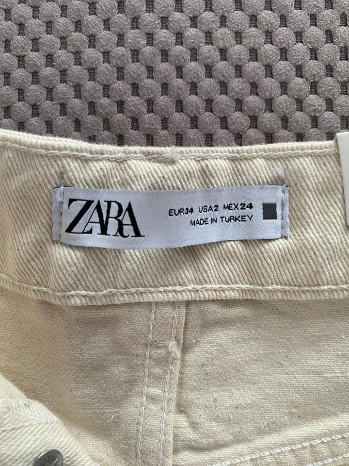 Шорты Zara