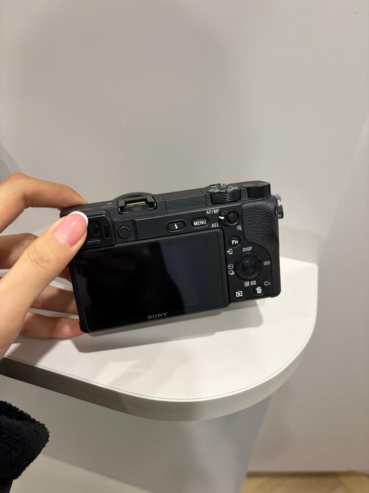 Камера Sony A6400