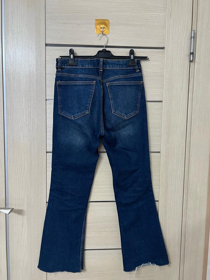 Джинсы клеш Zara