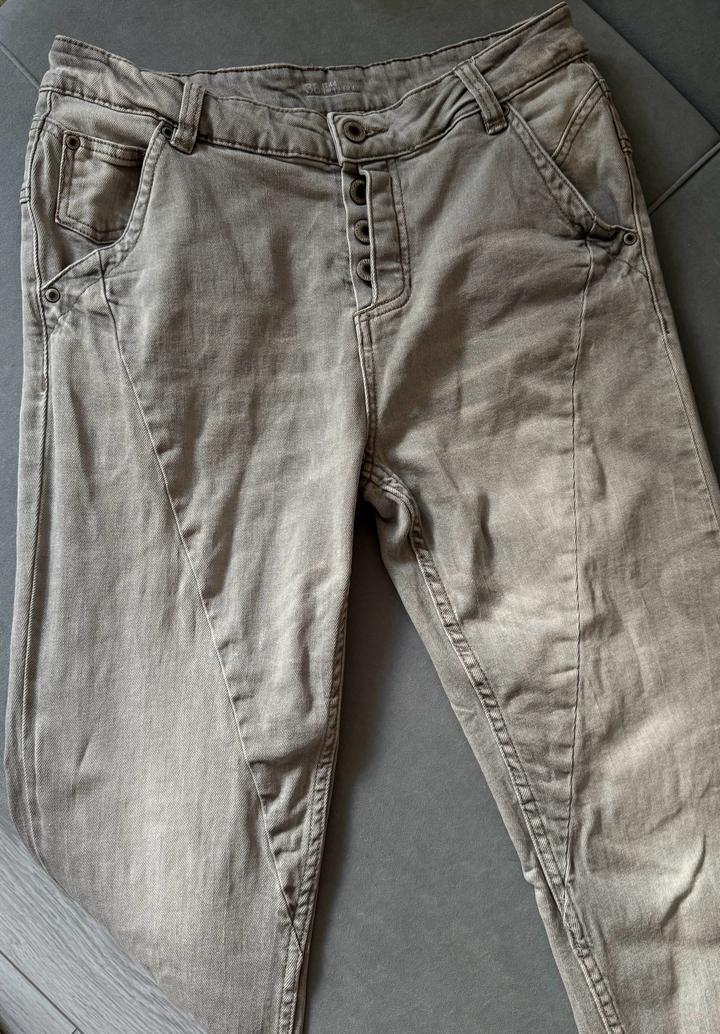 Джинсы 44-46
